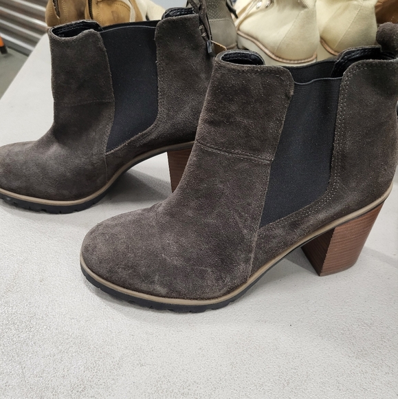 Crevo Alicia Chelsea Leather Heeled Ankle Boot Sz 9 - Picture 5 of 6